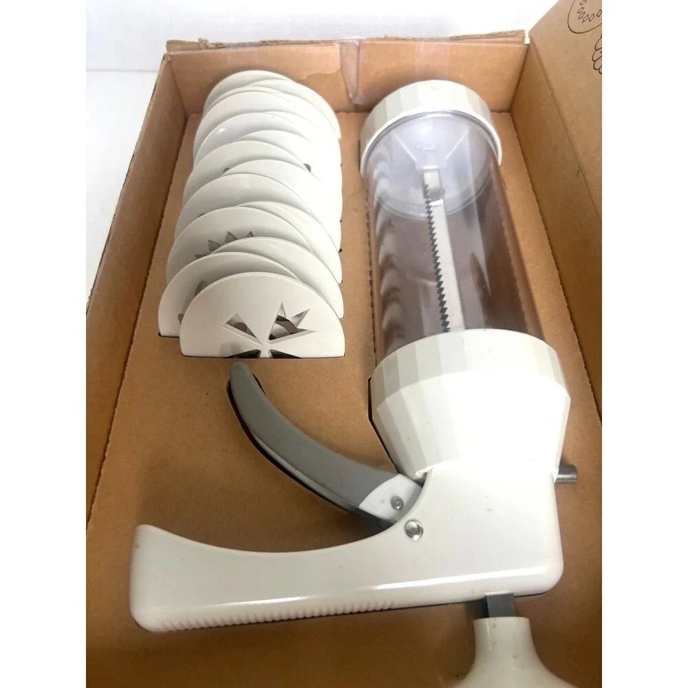 The Pampered Chef Cookie Press With 16 Discs &‎ Recipe Cards